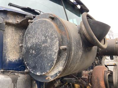 Volvo WCA Air Cleaner / Air Filter Housing