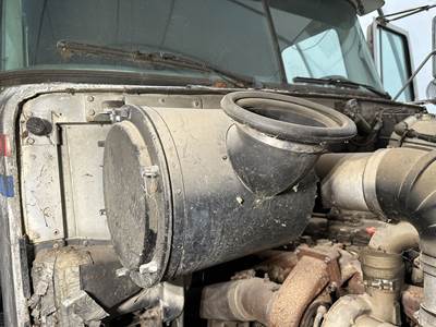 Volvo WIA Air Cleaner / Air Filter Housing