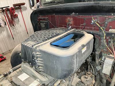 Western Star 5700 Air Cleaner / Air Filter Housing