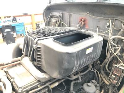 Western Star 5700 Air Cleaner / Air Filter Housing