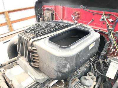 Western Star 5700 Air Cleaner / Air Filter Housing