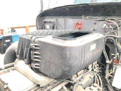 Western Star 5700 Air Cleaner / Air Filter Housing