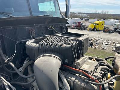 Western Star 5700 Air Cleaner / Air Filter Housing