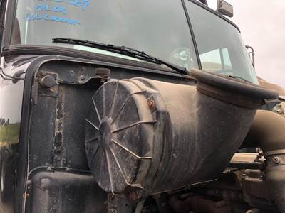 White WG Air Cleaner / Air Filter Housing