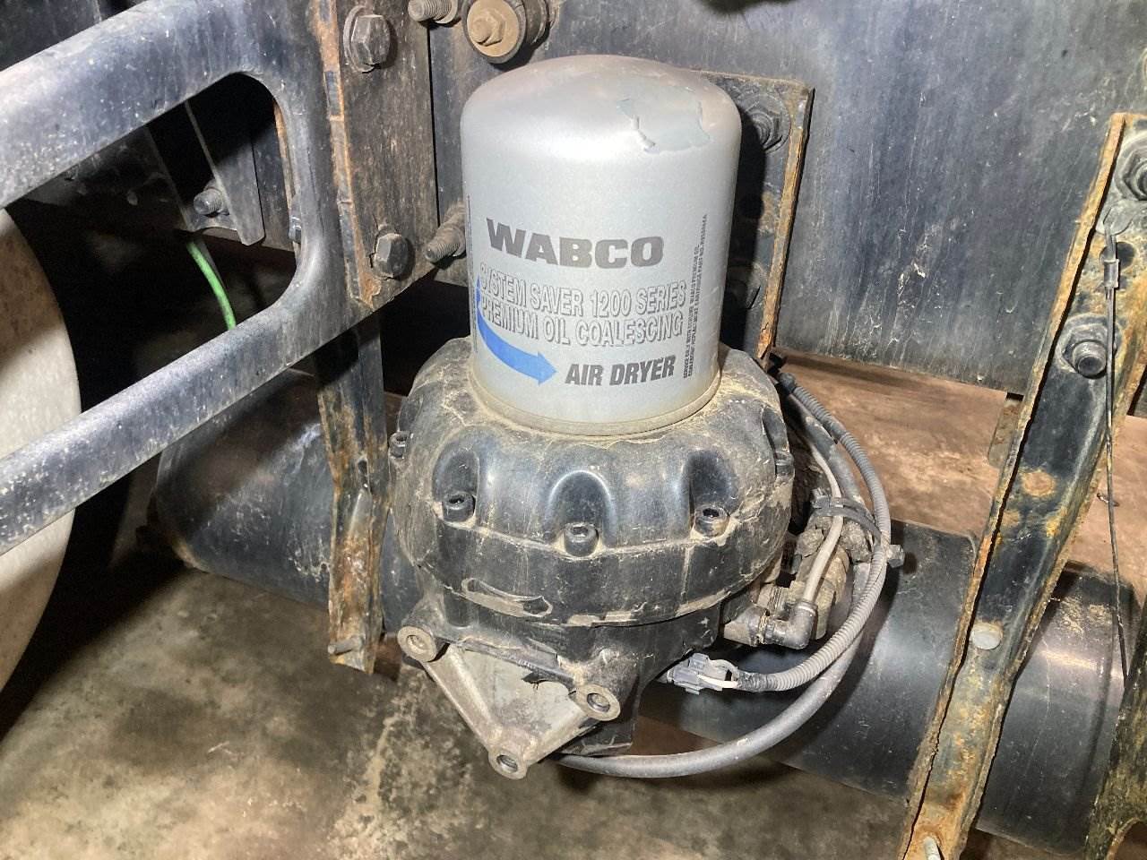 2016 Bendix ADIP Air Dryer for a Freightliner Cascadia For
