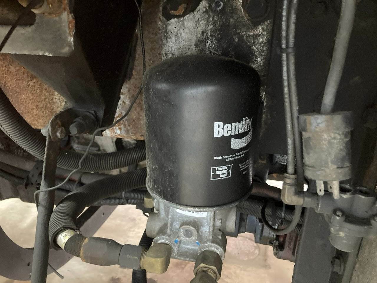 2000 Bendix ADIS Air Dryer for a Peterbilt 379 For Sale Winimac, IN