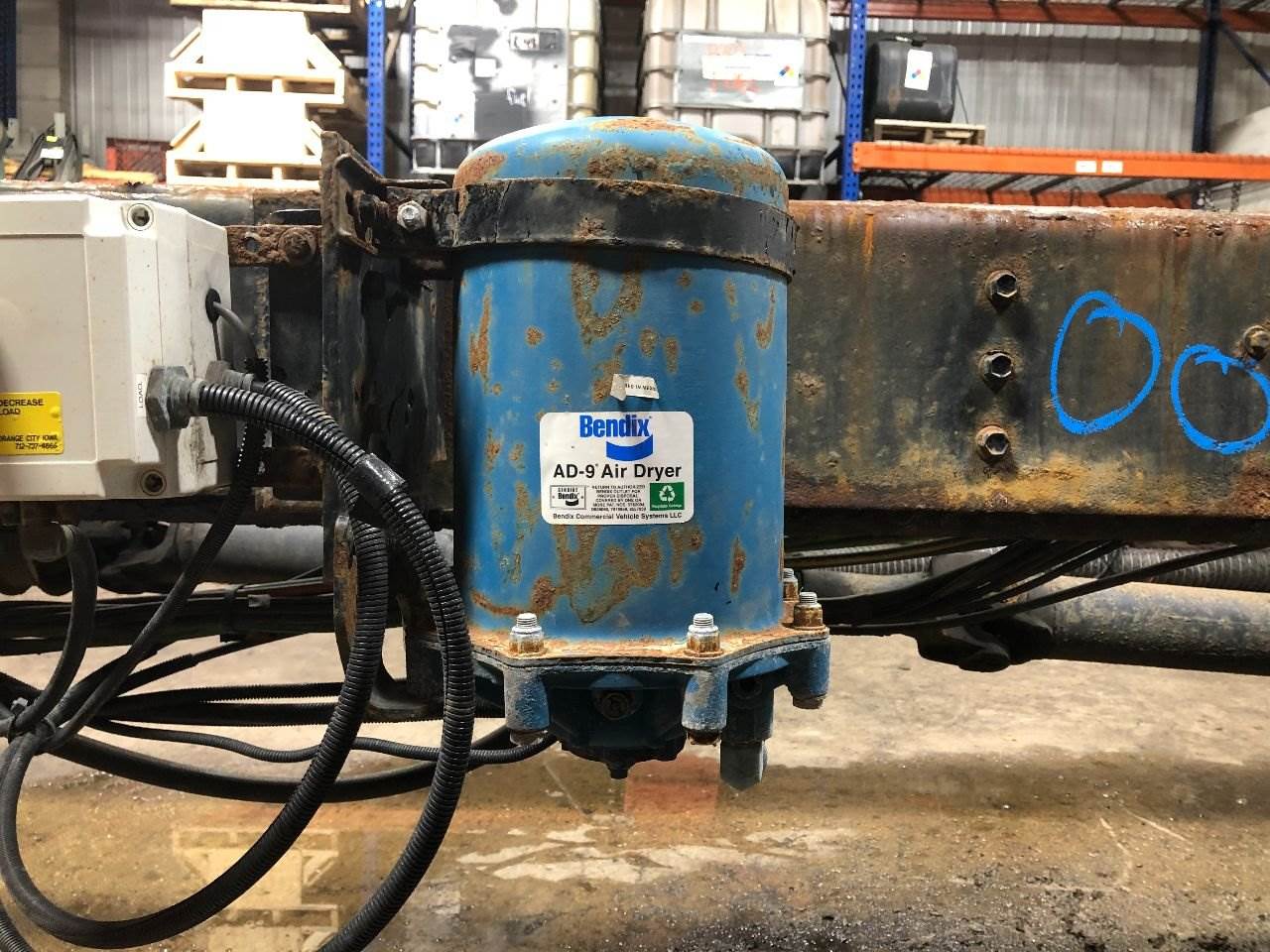 2000 Bendix AD9 Air Dryer for a International 4900 For Sale Des