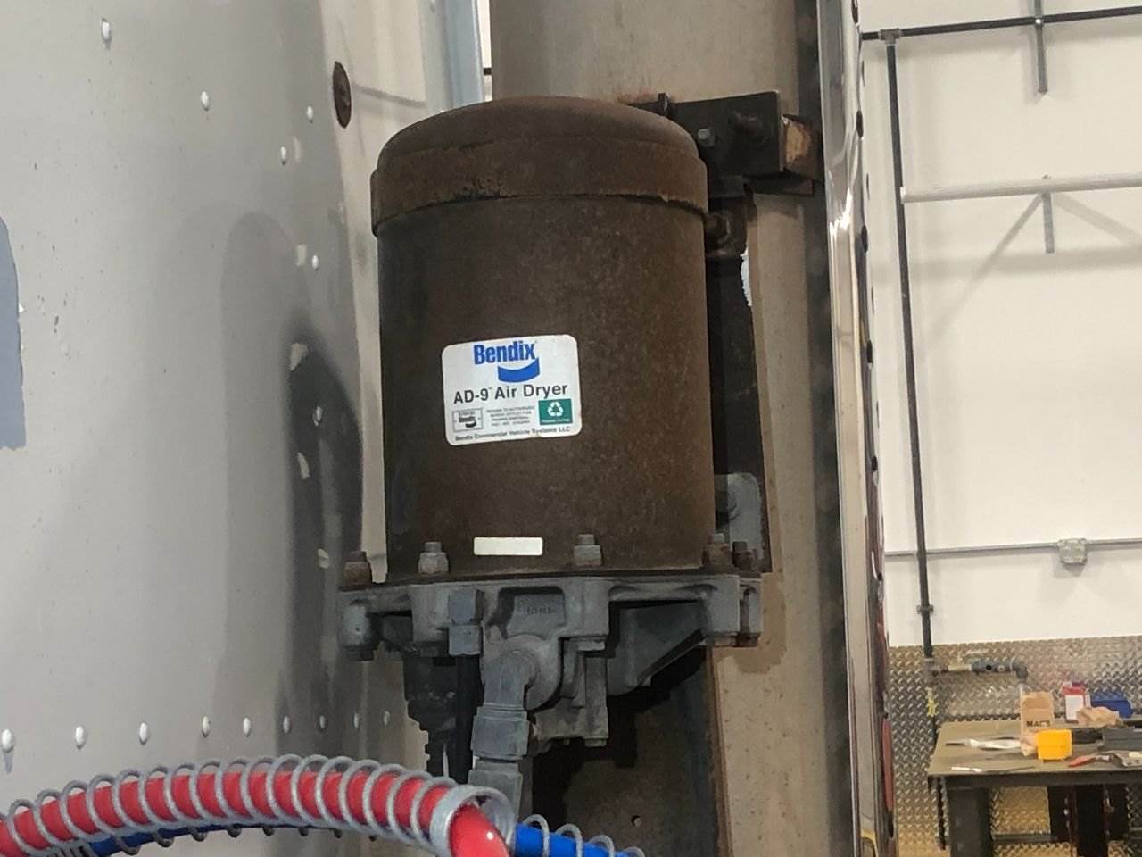 1995 Bendix AD9 Air Dryer for a International 9670 For Sale Sioux
