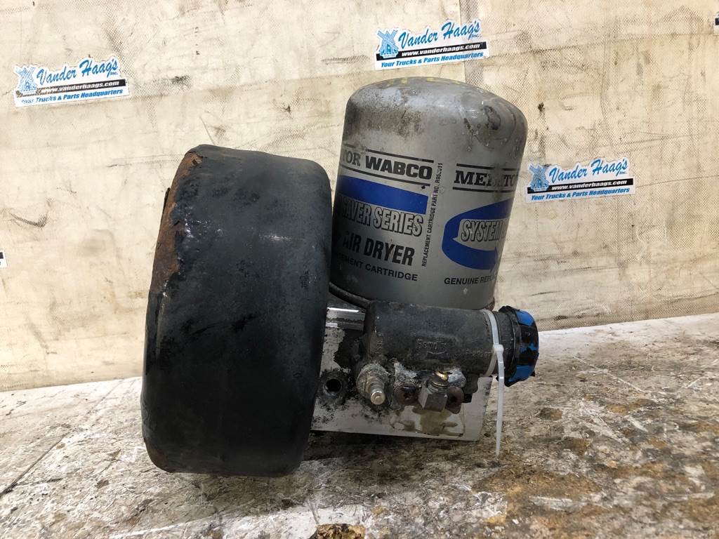2007 Meritor R950011 Air Dryer for a Peterbilt 387 For Sale Council