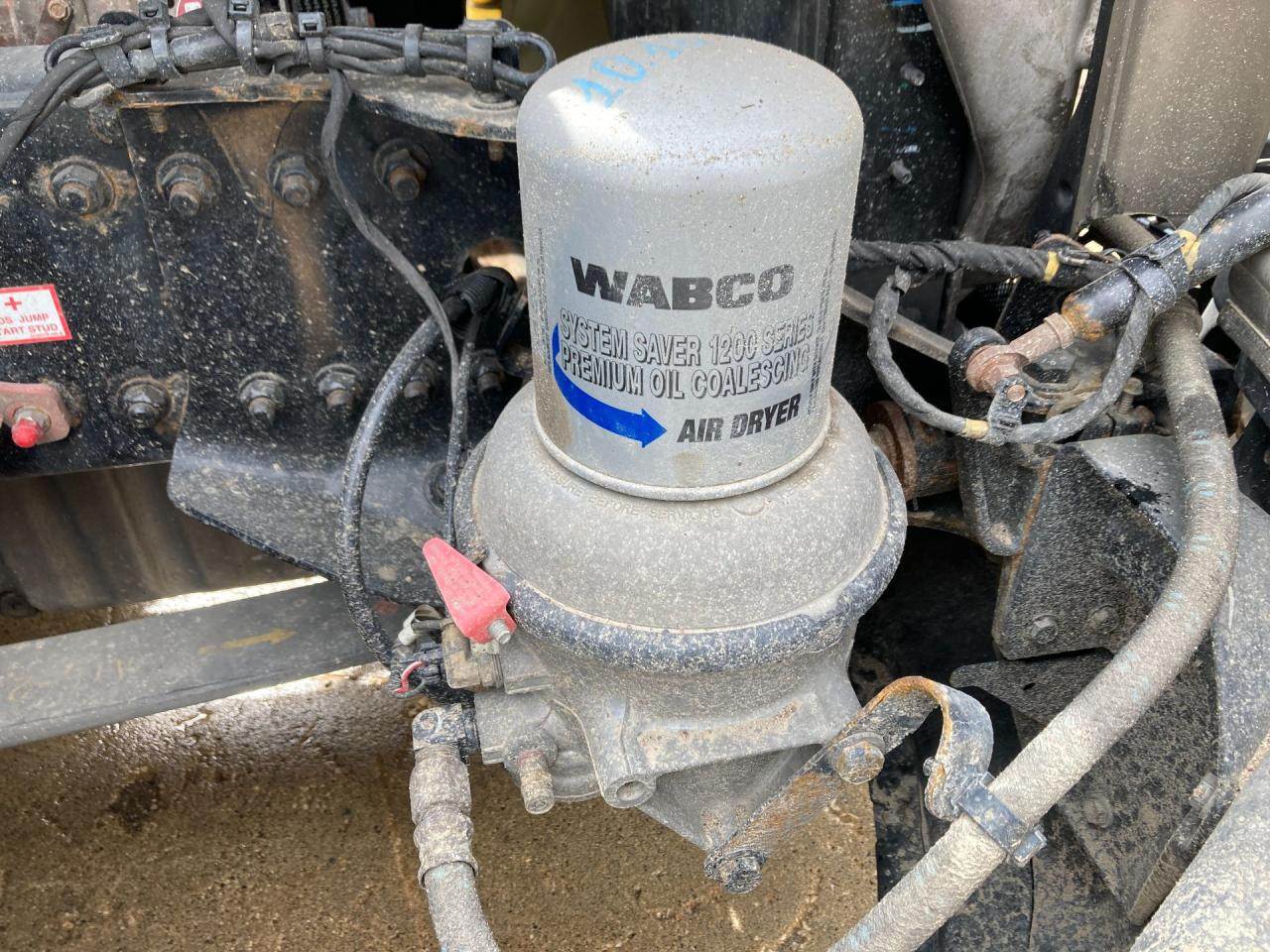 2019 Wabco 4324711010 Air Dryer for a Freightliner Cascadia For Sale
