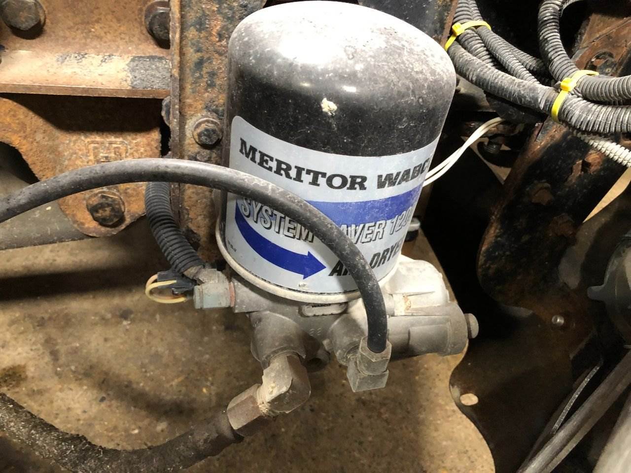 2006 Wabco SS1200 Air Dryer for a Freightliner Columbia 120 For Sale Des Moines, IA 25356724
