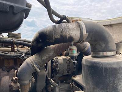 Caterpillar 3126 Air Transfer Tube for a Freightliner FL60