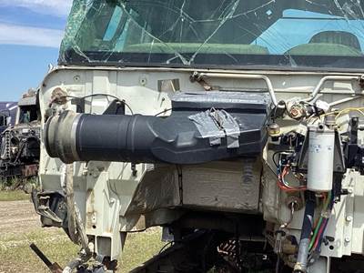 Caterpillar CT13 Air Transfer Tube for a Caterpillar CT660