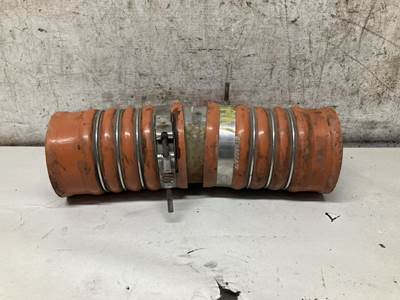 Cummins ISB 6.7L Air Transfer Tube for a Kenworth T370