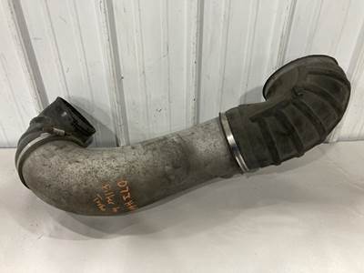 Cummins ISX Air Transfer Tube for a International 9400