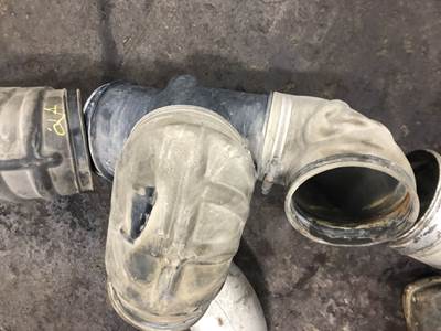 Cummins ISX Air Transfer Tube for a International Lonestar