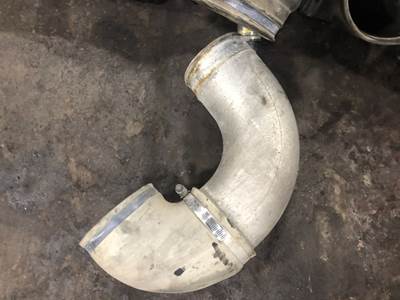 Cummins ISX Air Transfer Tube for a International Lonestar