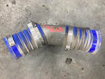 Cummins ISX Air Transfer Tube for a Peterbilt 579