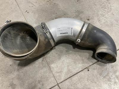 Cummins ISX15 Air Transfer Tube for a Peterbilt 587