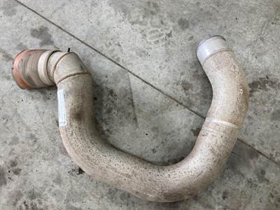 Cummins L10 Air Transfer Tube for a International 8100