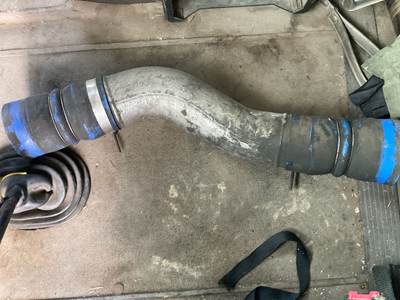 Cummins N14 CELECT PLUS Air Transfer Tube for a International 9400
