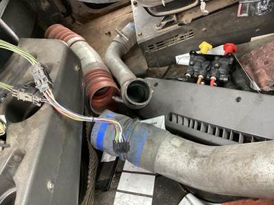 Cummins N14 CELECT PLUS Air Transfer Tube for a International 9200