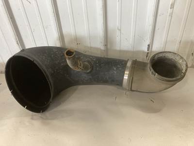 Detroit DD13 Air Transfer Tube for a Freightliner Cascadia