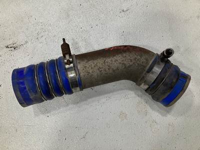 Detroit DD13 Air Transfer Tube for a Western Star 4700