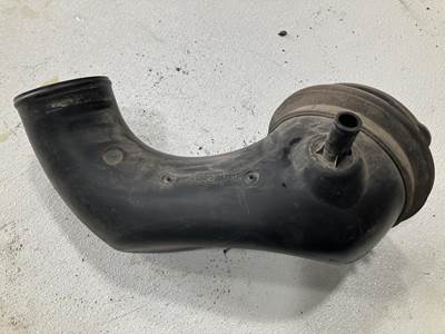Detroit DD13 Air Transfer Tube for a Western Star 4700
