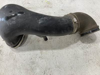 Detroit DD13 Air Transfer Tube for a Freightliner Cascadia