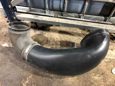 Detroit DD15 Air Transfer Tube for a Freightliner Cascadia