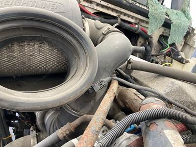 Detroit Series 60 14.0L Air Transfer Tube for a Freightliner Columbia 120