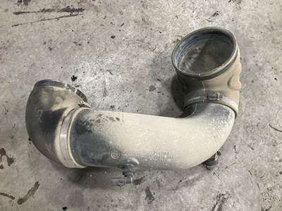 Detroit Series 60 14.0L Air Transfer Tube for a Freightliner Columbia 120