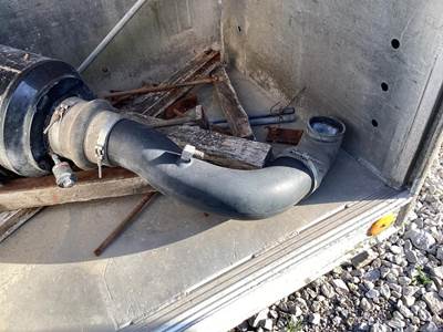 Ford 7.8 Air Transfer Tube for a Ford LN8000