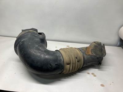 Ford F-750 Air Transfer Tube for a Ford F750