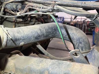 Ford LT8000 Air Transfer Tube