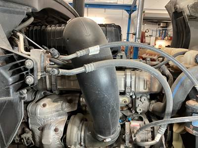 Freightliner Cascadia Air Transfer Tube