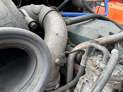 Freightliner Century Class 120 Air Transfer Tube for a Freightliner C120 Century