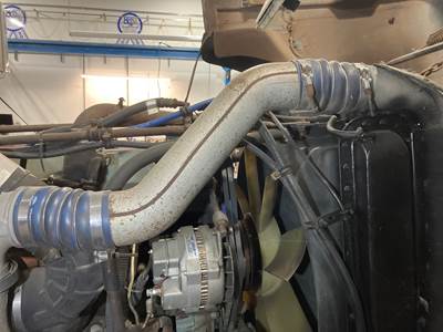 Freightliner Classic XL Air Transfer Tube