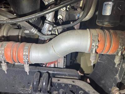 Freightliner Coronado 122 SD Air Transfer Tube for a Freightliner 122SD