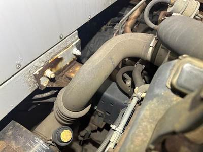 GMC W5500 Air Transfer Tube