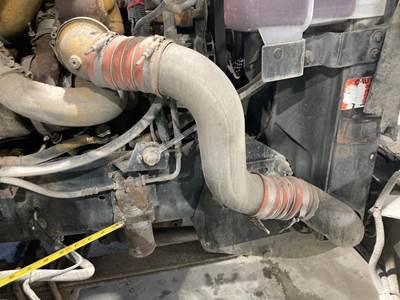 International 9200 Air Transfer Tube