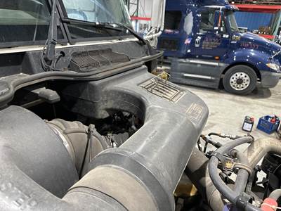 International 9200 Air Transfer Tube