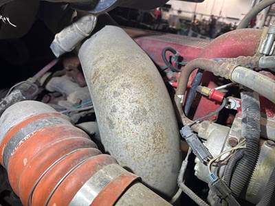 International 9400 Air Transfer Tube