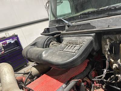 International 9400 Air Transfer Tube