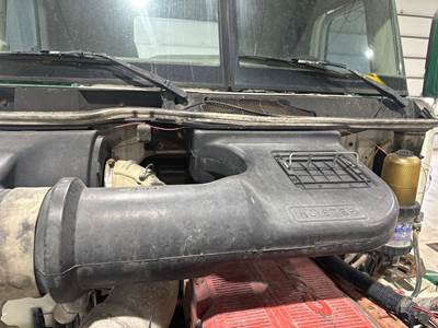 International 9400 Air Transfer Tube