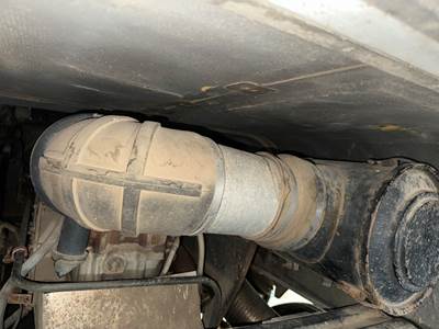 International 9700 Air Transfer Tube