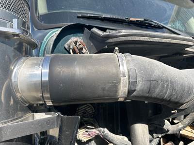 International 9900 Air Transfer Tube