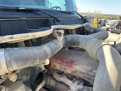 International 9900 Air Transfer Tube