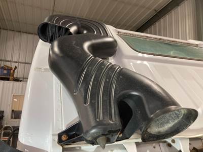 International VT275 Air Transfer Tube for a Ford LCF55